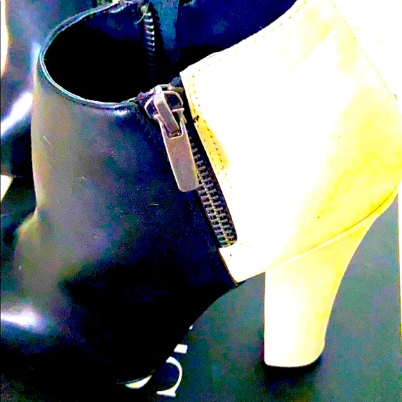 BRAND NEW! Booties shoe mint.com - Picture 3 of 3